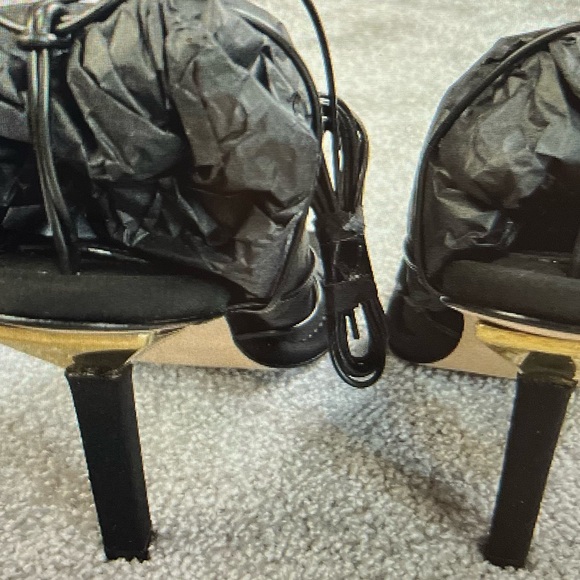 Good American | Strappy Neoprene Heel - Picture 5 of 12